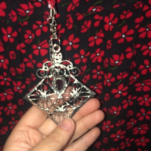 Red Necklace with beads and large silver pendant - Picture 4 of 7